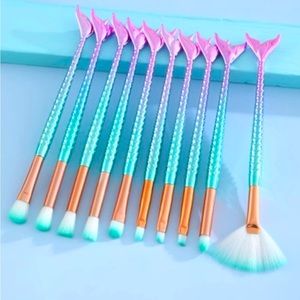 Ten make up brushes metallic mermaid 🧜‍♀️ shape
